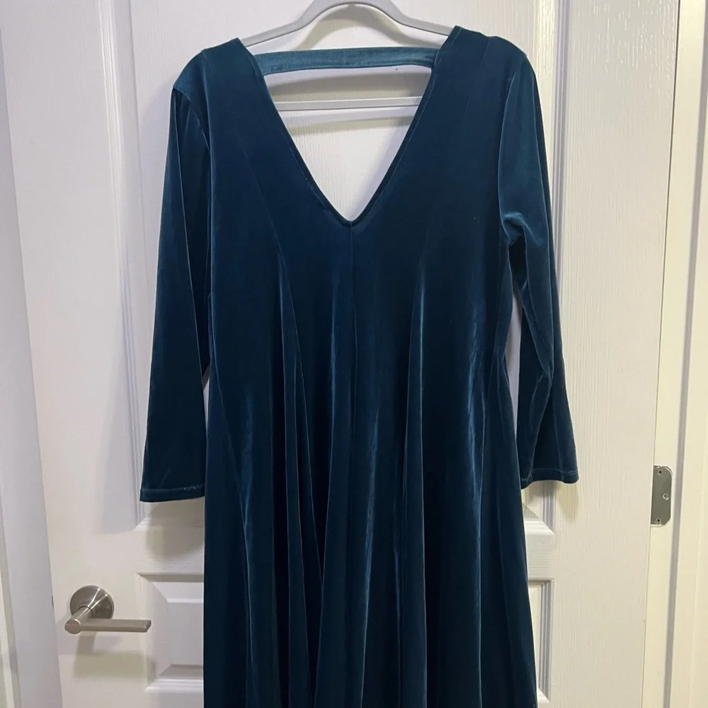 TORRID Mini Velvet Fluted Dress Size 0 - Picture 7 of 8